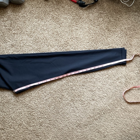 Lululemon black tights leggings size 8 - Picture 5 of 7